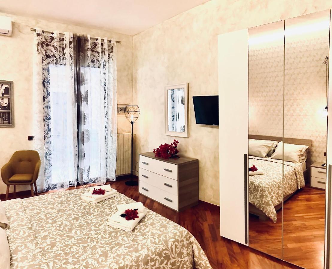 Salerno Historic Center Lovely Flat Bagian luar foto