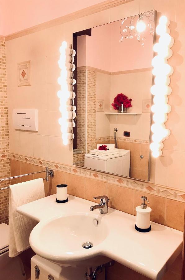 Salerno Historic Center Lovely Flat Bagian luar foto