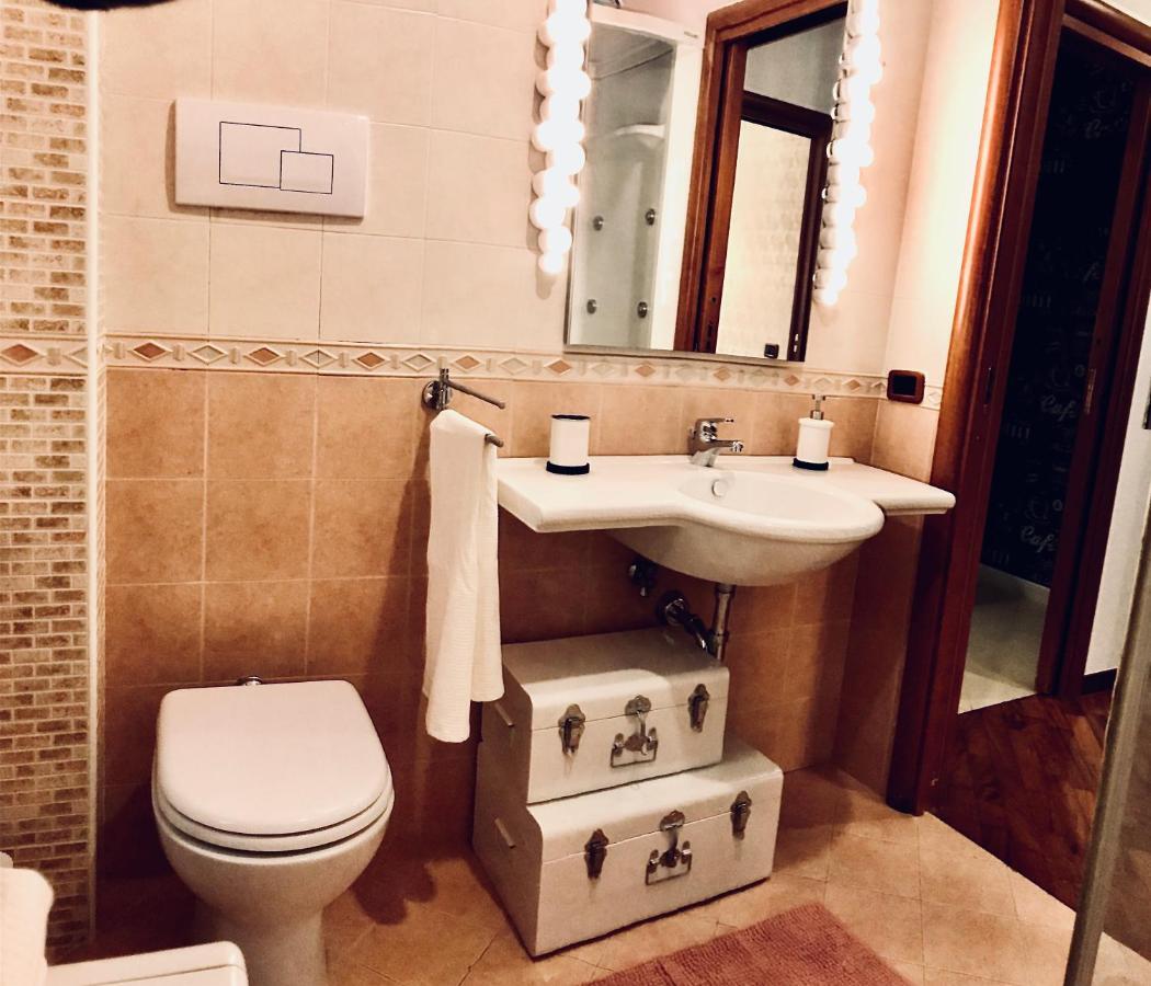 Salerno Historic Center Lovely Flat Bagian luar foto